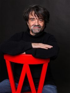 fotografía del editor español de la editorial Páginas de Espuma JUAN CASAMAYOR